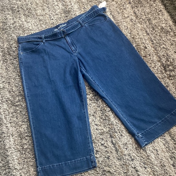 Universal thread, wide leg, crop soft denim medium wash, jeans, size 22 w/ belt - Picture 9 of 11